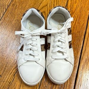 Ccocci low profile ladies sneakers.  Iris style from local boutique. Size 6.